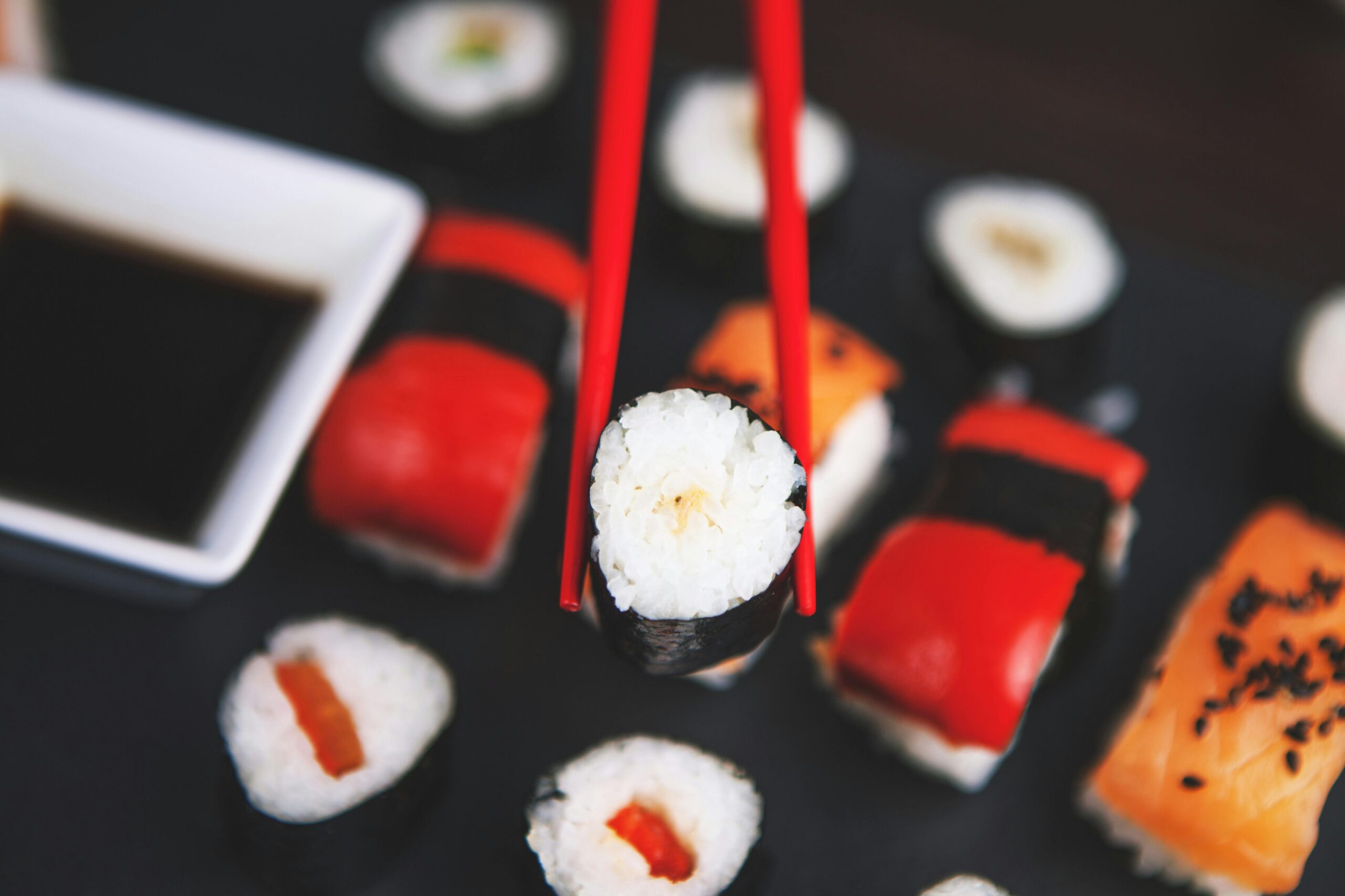 Historia sushi – jak powstała jedna z najpopularniejszych potraw świata?